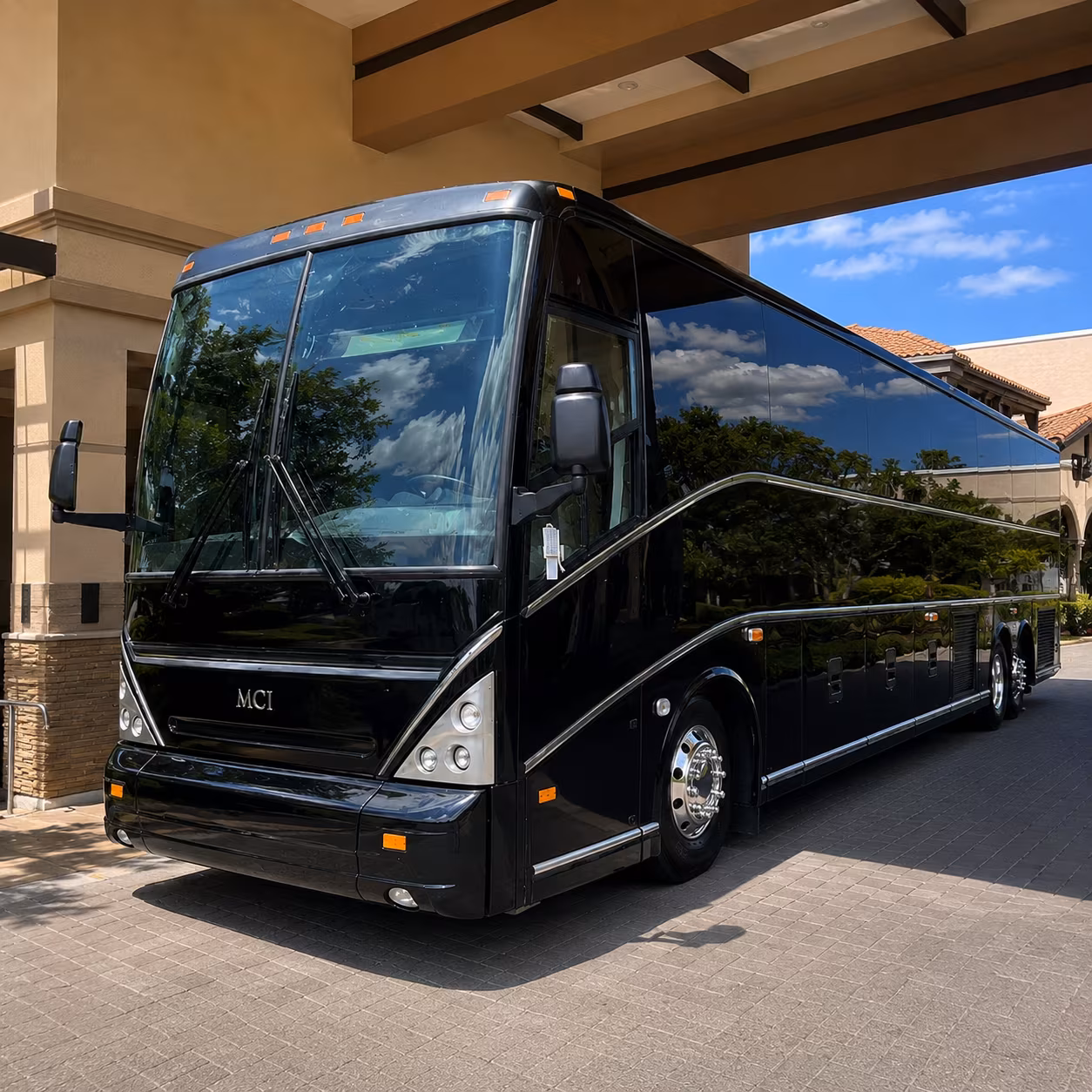 daily commuter shuttle buses for lees summit business parks