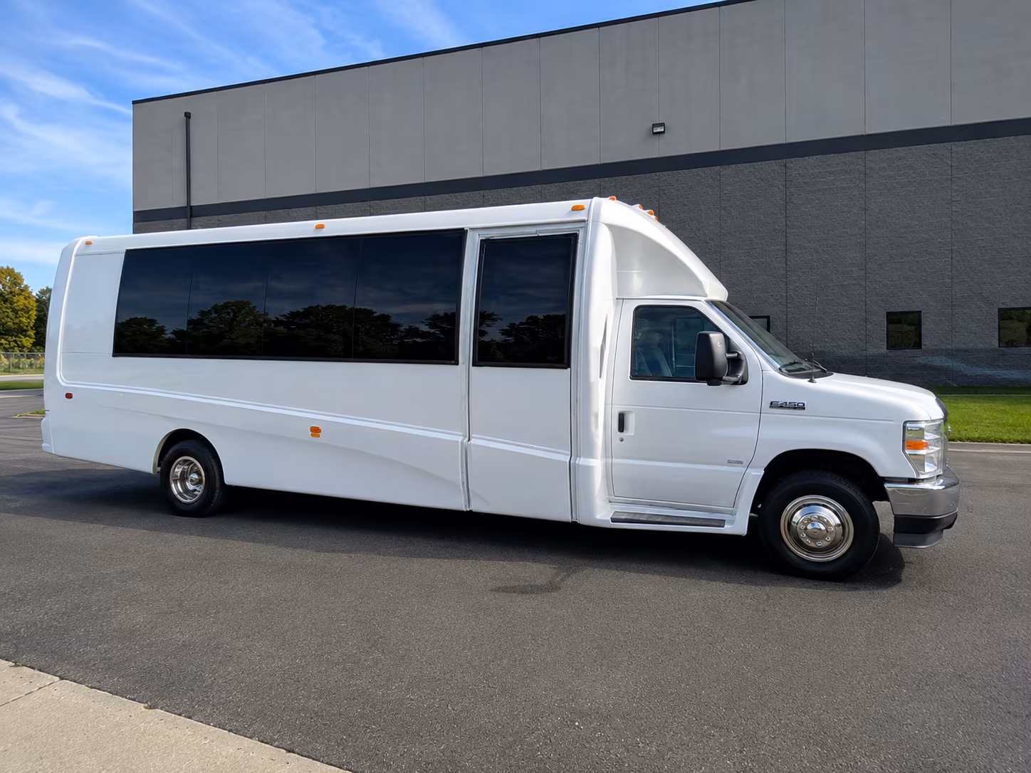 employee shuttle buses for lees summit s growing business campuses