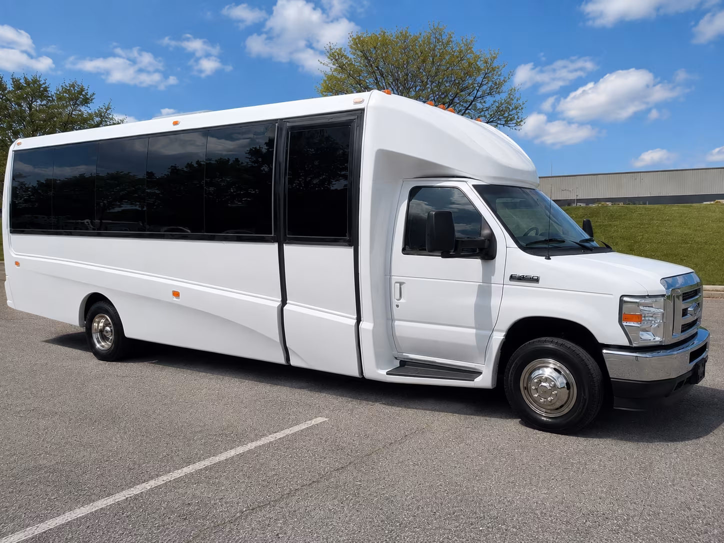 hotel to venue shuttle buses for lees summit corporate groups