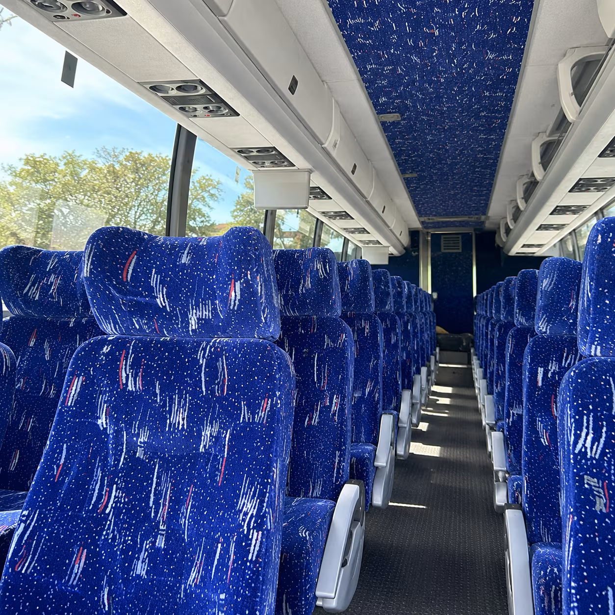 long distance bus rentals for lees summit sports teams and athletic groups