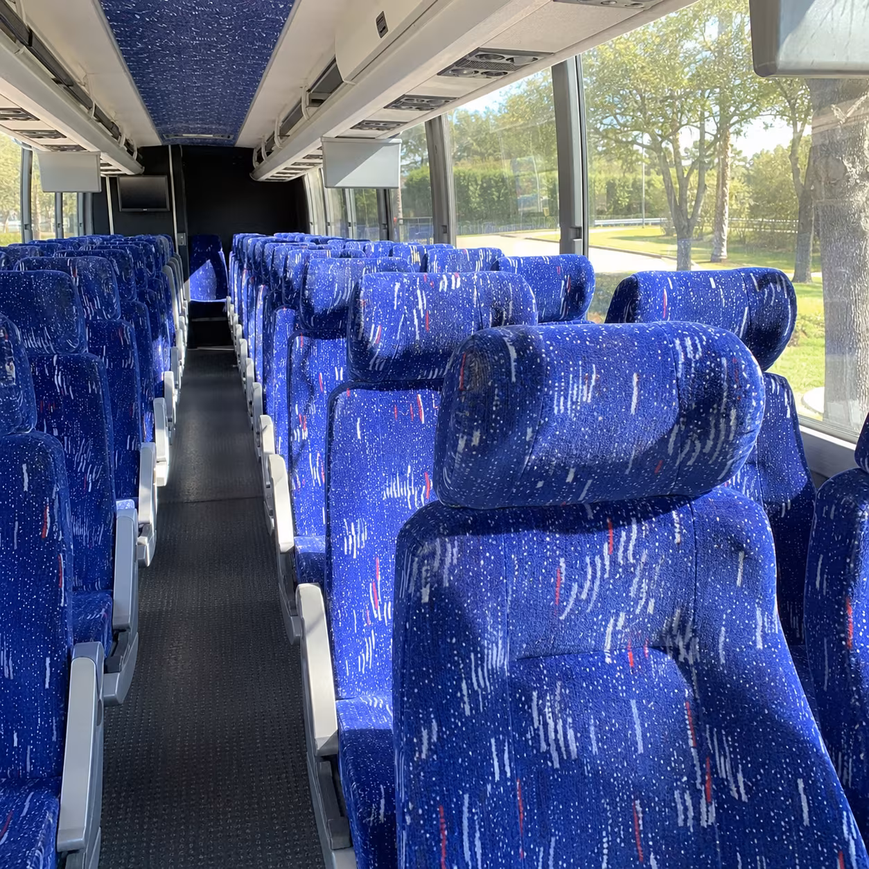 multi day bus trips and overnight charter bus rentals from lees summit
