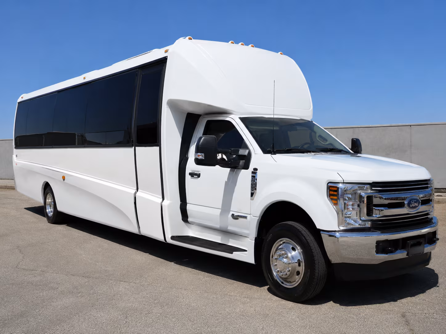 school field trip and educational tour buses in lees summit